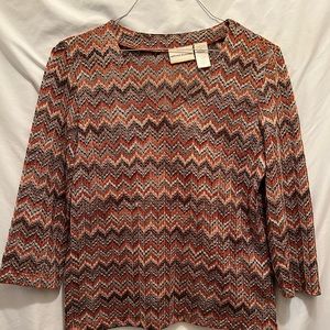 Ladies Alfred Dunner Brown and Rust tones popover top. 3/4 Sleeves . Size S